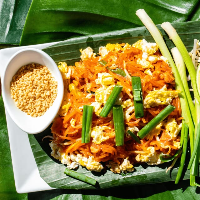 L Pad Thai.