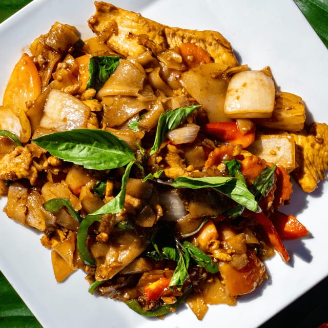 L Drunken Noodle.