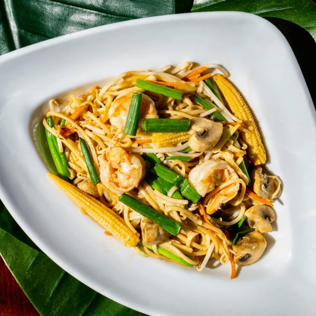 L Thai Lo Mein.